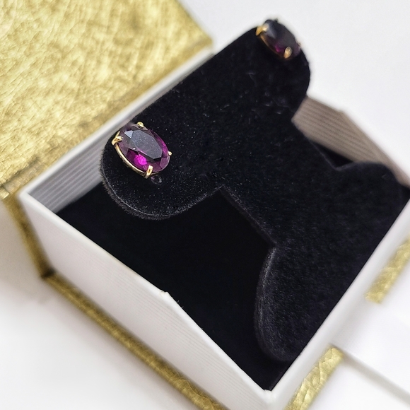 ✨SALE✨ 14K Gold Oval Amethyst Vintage Stud Earrings - Picture 2 of 9